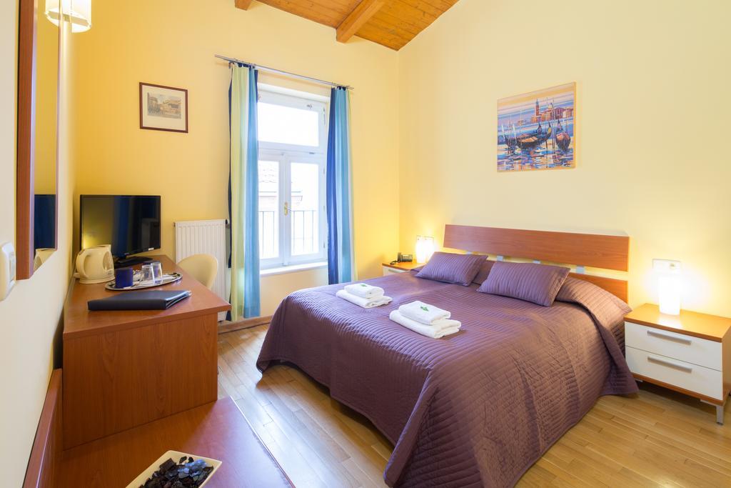 City Lounge Hotel Прага Стая снимка