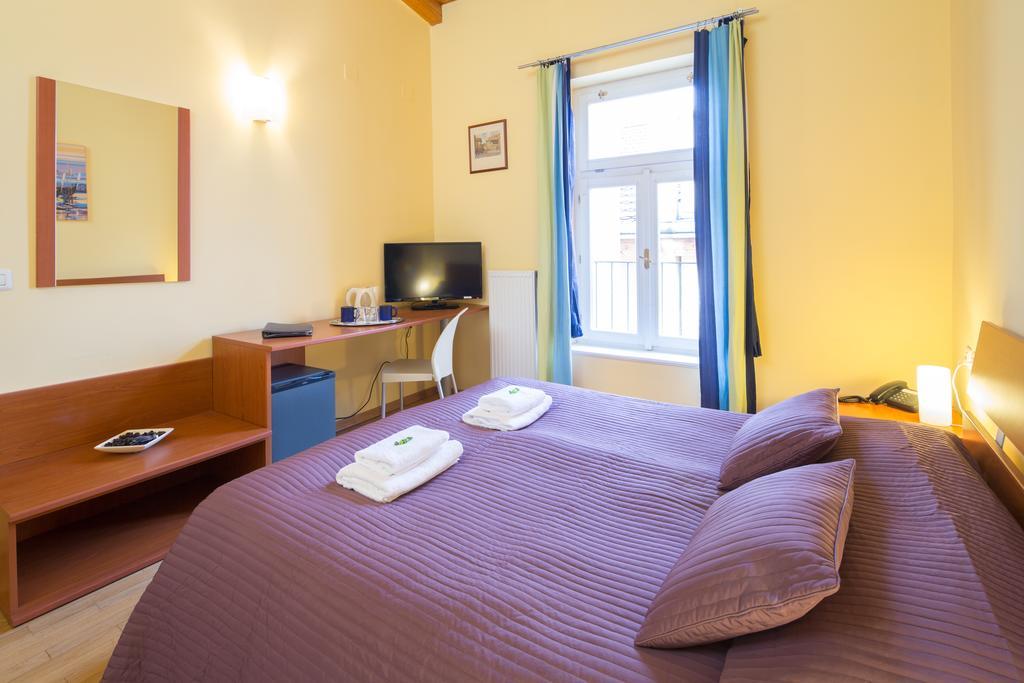 City Lounge Hotel Прага Стая снимка