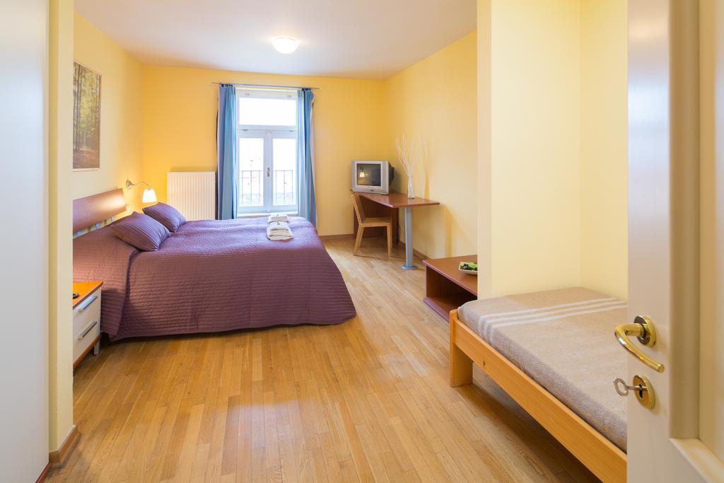 City Lounge Hotel Прага Стая снимка