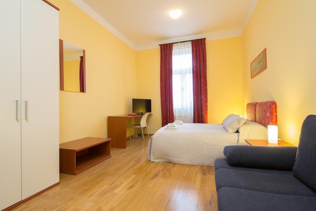 City Lounge Hotel Прага Стая снимка
