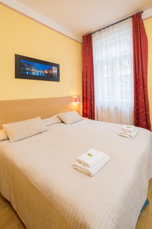 City Lounge Hotel Прага Стая снимка