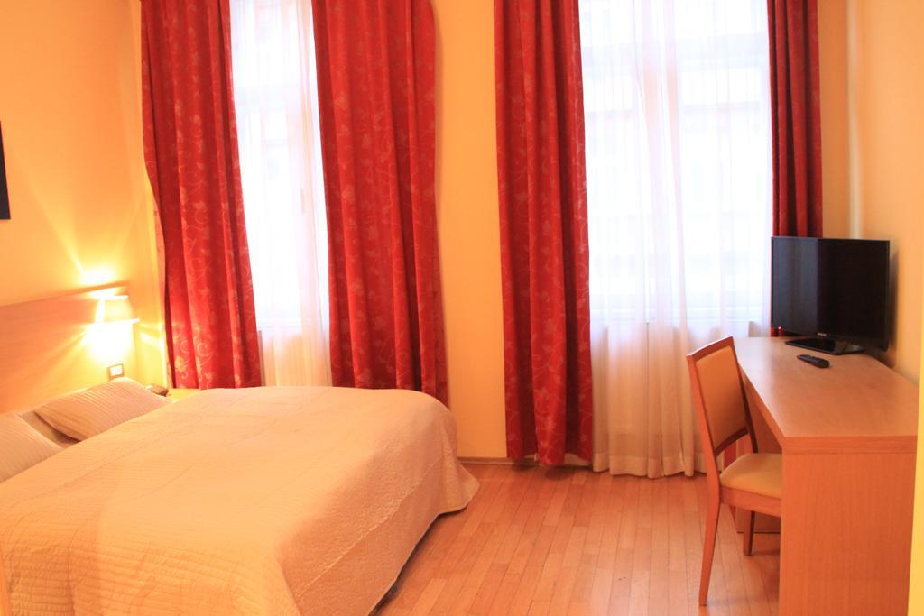 City Lounge Hotel Прага Стая снимка
