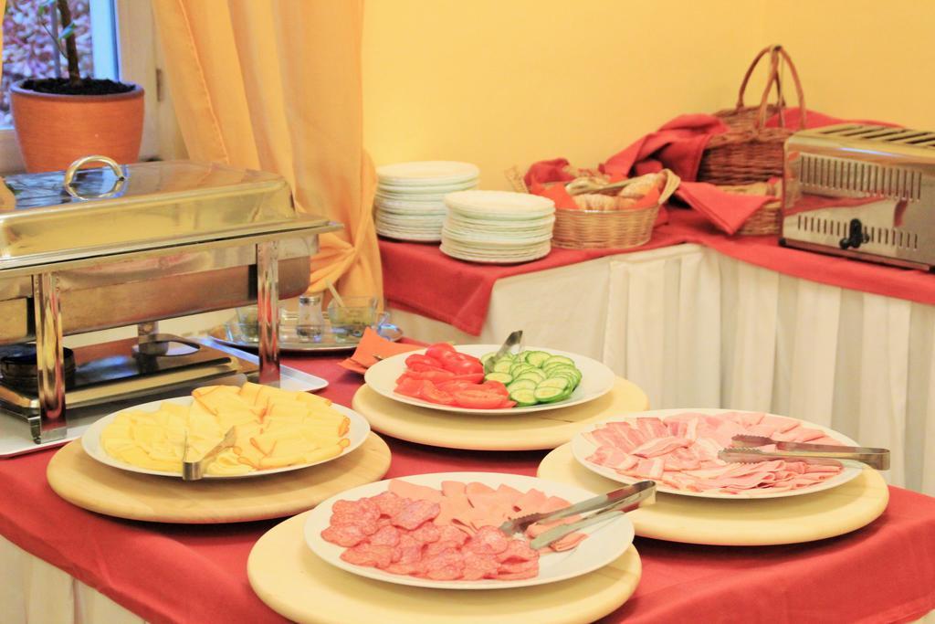City Lounge Hotel Прага Стая снимка
