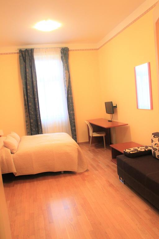 City Lounge Hotel Прага Екстериор снимка