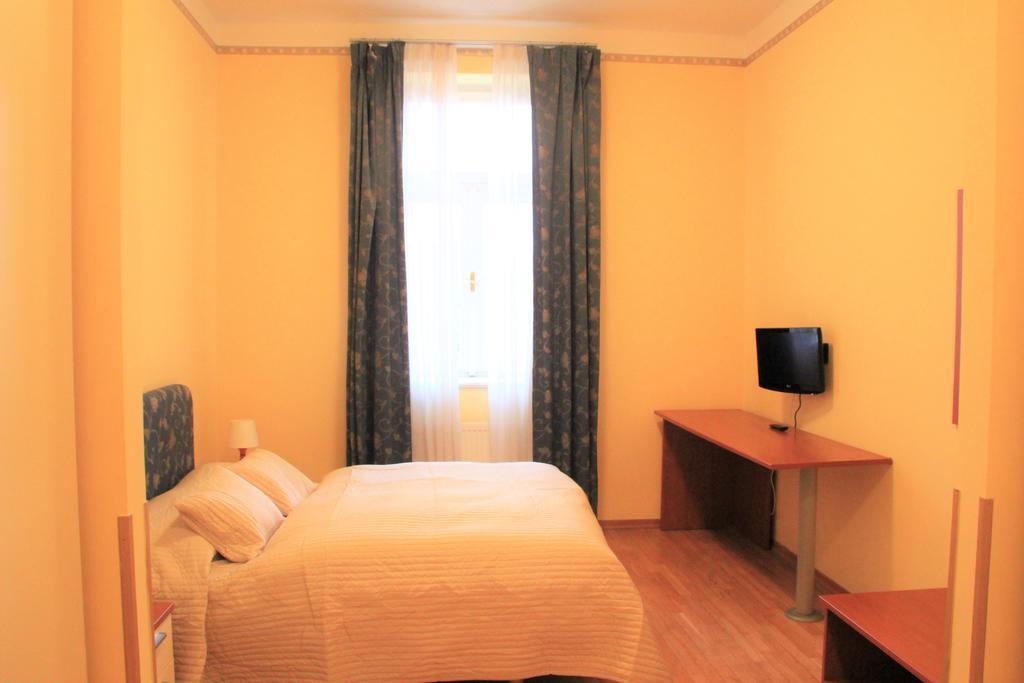 City Lounge Hotel Прага Екстериор снимка