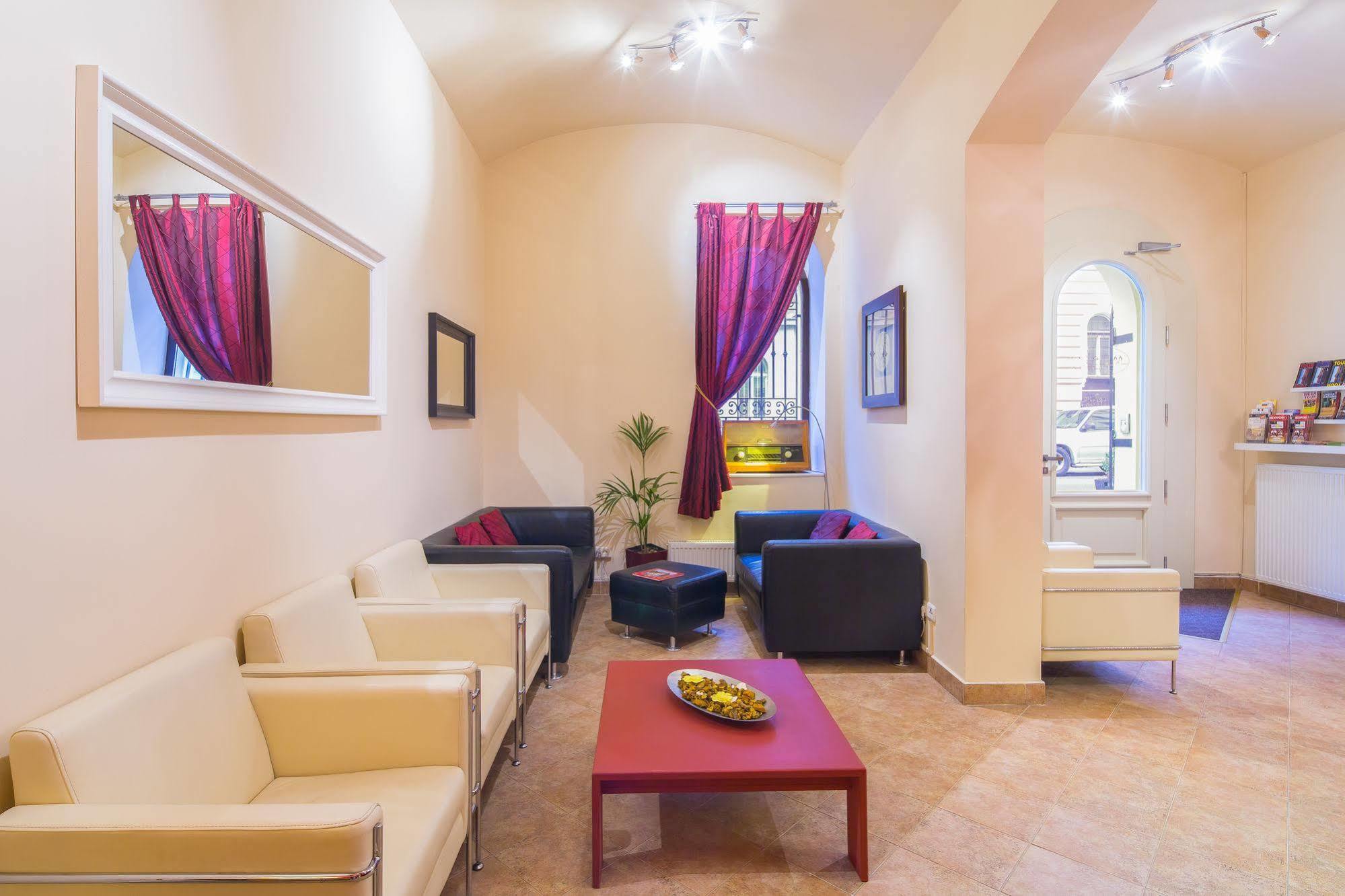City Lounge Hotel Прага Екстериор снимка