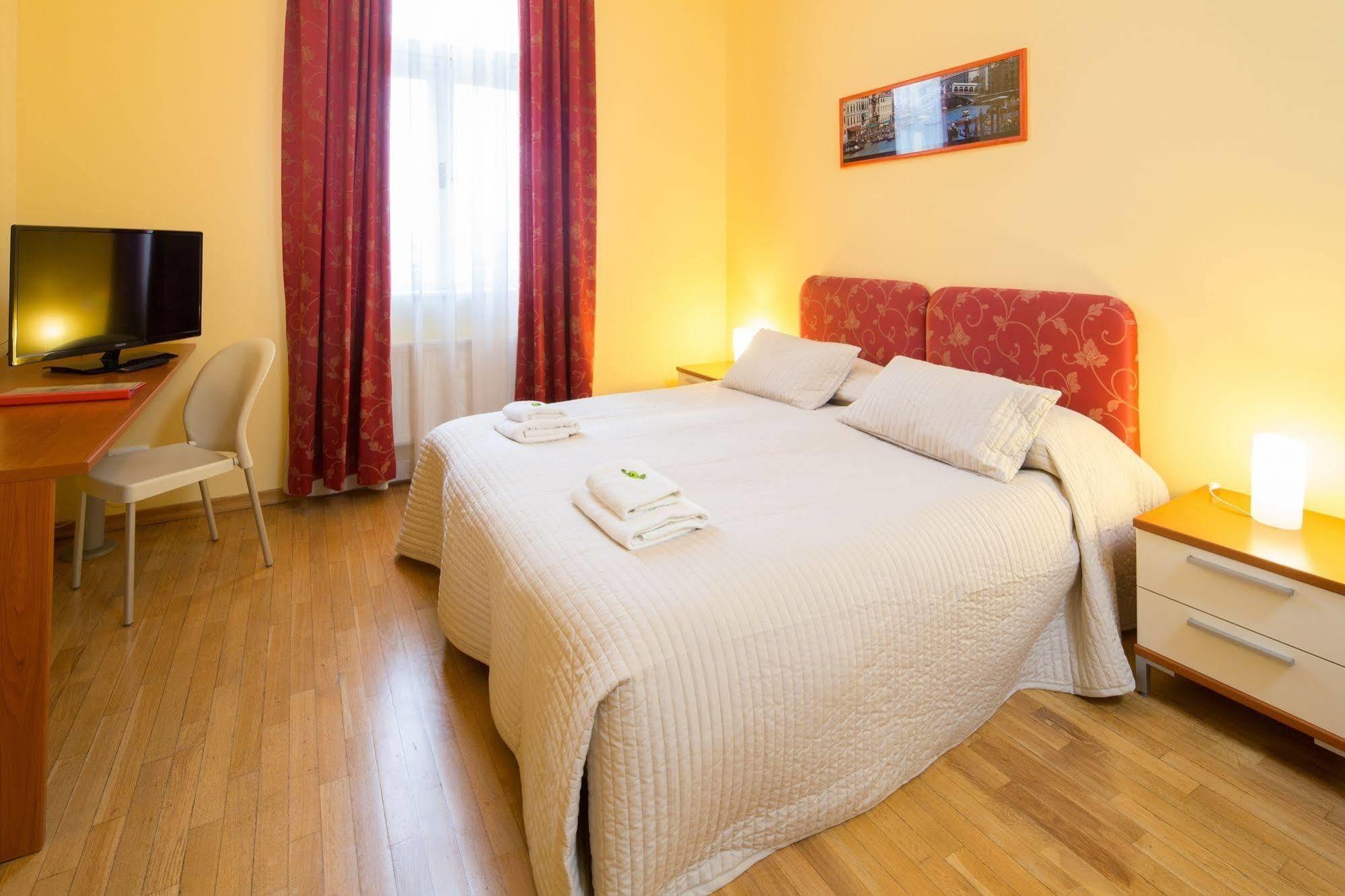 City Lounge Hotel Прага Екстериор снимка
