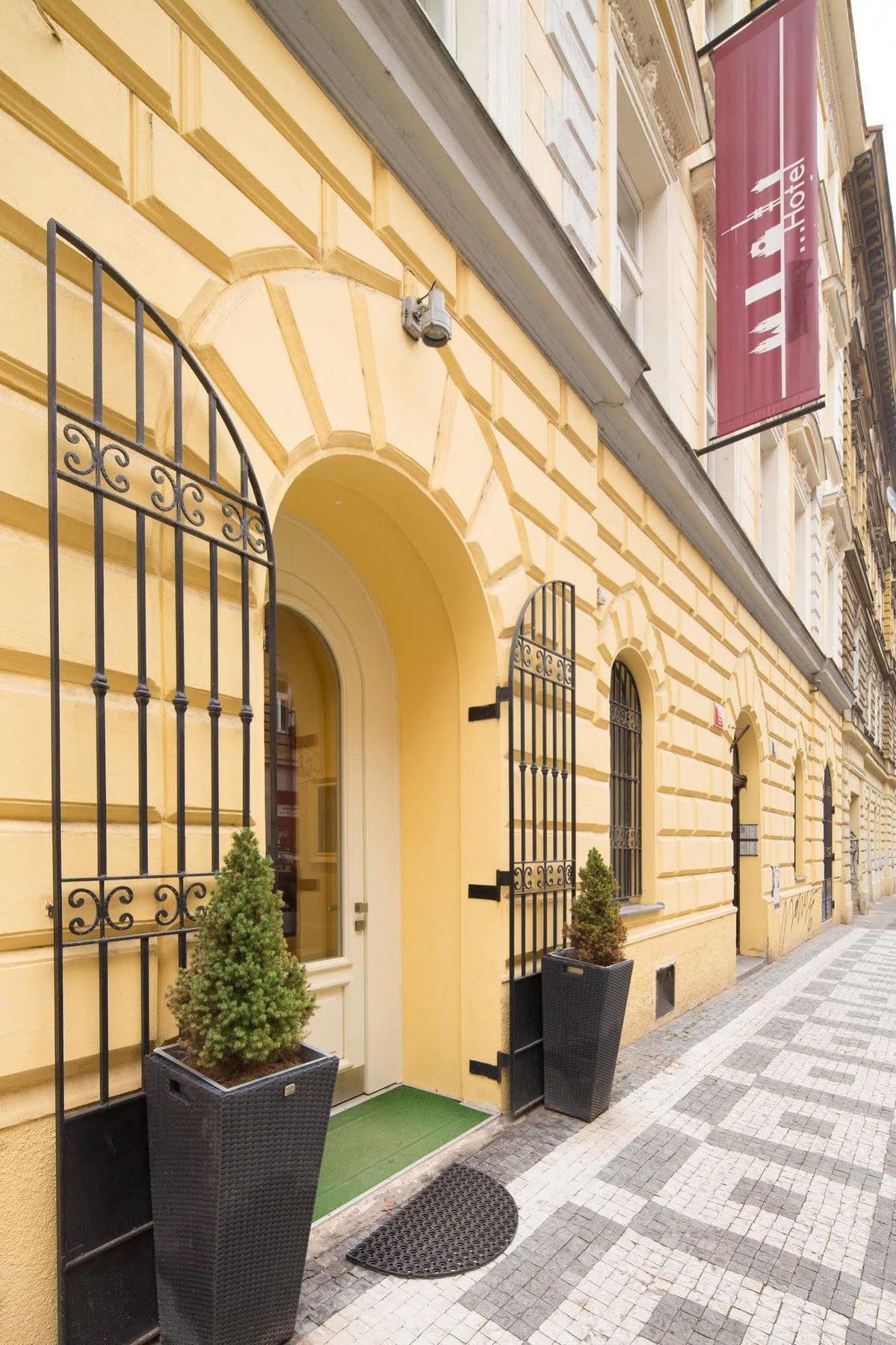 City Lounge Hotel Прага Екстериор снимка